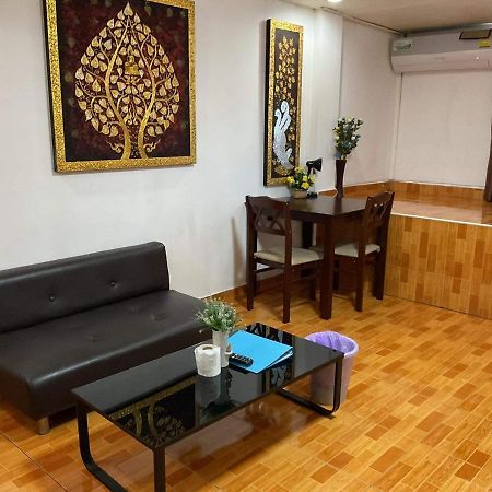 Zappa Guesthouse Pattaya Exteriör bild